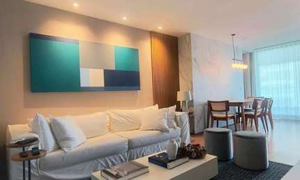 Flat de Luxo, planejado, vista lateral Mar e Piscina, sol matinal, no Grand Hyatt na Praia da Barra da Tijuca