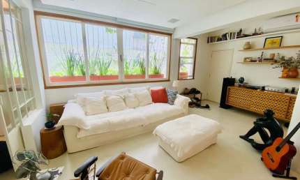 Apartamento Garden, 3Qtos, Reformado em Alto Padrão, 109m², no melhor trecho da Sadock de Sá, próximo à Epitácio Pessoa, em Ipanema.