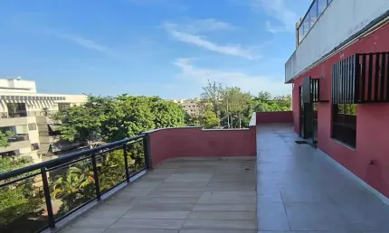 Reformada cobertura duplex, 171m², 3 quartos, 3 vagas, próximo da praia na gleba b do recreio.