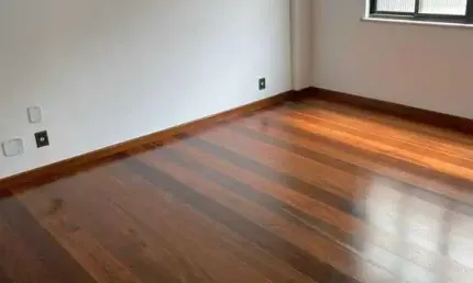 Apartamento lâmina, 180m², 4 quartos, 2 vagas, na Gleba A do Recreio dos Bandeirantes, próximo ao Posto 10.