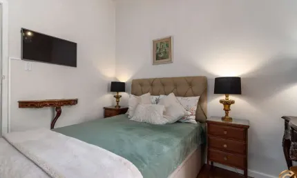 Apartamento para Locação, Alto Padrão, Sala/Quarto, no Baixo Leblon, entre a Conde Bernadotte e o Shopping Leblon.
