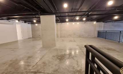 Lojão frente Rua Real Grandeza, em Edifício de Luxo e moderno, 542m² e 16 Vagas.