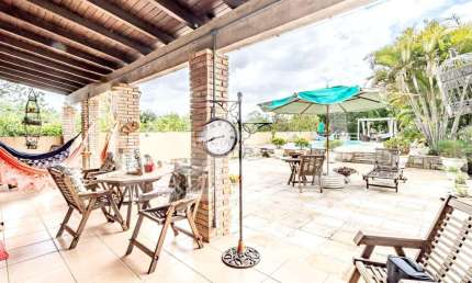 SITIO COM 4.989M22², COM BENFEITORIAS NA ESTRADA DA BRANQUINHA