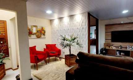 Casa de 3 quartos,1 suíte, garagem coberta amplo terreno no Engenho