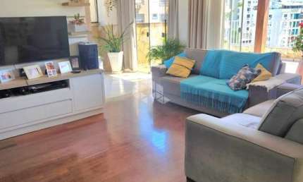 Cobertura 3 quartos, 2 vagas escrituradas no bairro Passo D'Areia .