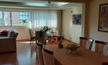 Diferenciado apartamento de 3 quartos , 151m² no bairro bom fim