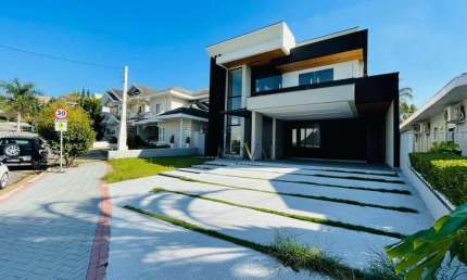 Casa/Sobrado no Urbanova, com 4 suítes, terreno de 582m², com 367² de área construída.