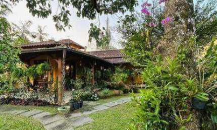 Paraty - Casa térrea com lindo jardim  - 3 dormitórios