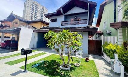 Casa com 4 dormitórios à venda, 200 m² por R$ 1.740.000,00 - Urbanova - São José dos Campos/SP