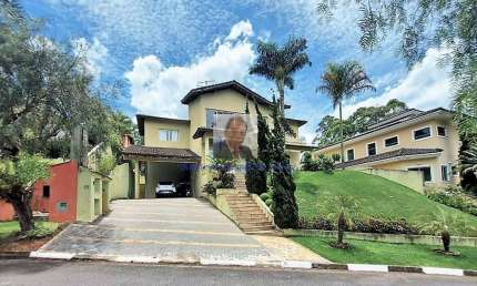 Vende-se Casa no Cond. Pq das Artes - 4d / 3sts - Ótima casa com lareira.