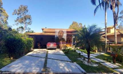 Vende-se Linda Casa 4 dorms/2suíte, Área Gourmet, piscina.