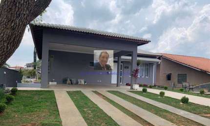 Vende-se linda Casa Nova, no Cond. Haras Bela vista, com piscina e Gourmet.