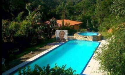 Vende-se Otima casa de 4 suítes, 8 banheiros, piscina no Condomínio Recanto