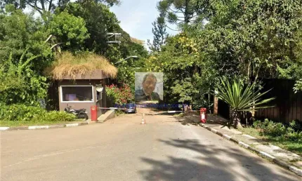 Vende-se Lote 907,00 m² - Bolsão FECHADO no Miolo da Granja Viana!
