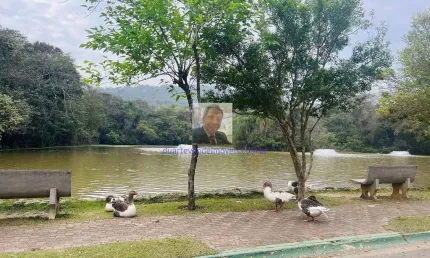 Vende-se Casa 2dorm/1suíte, Piscina e Área Gourmet no Cond. Vil