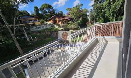 Vende-se Casa NOVA E LINDA, com  3 suítes, Área Gourmet, à 3km RT. 