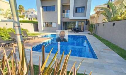 Casa no Cond. Reserva Santa Maria - Moderna e integrada, com 4 suítes. Pisc