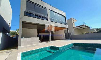 Casa no Cond. Reserva Santa Maria - Moderna e integrada, com 5 suítes. Pisc