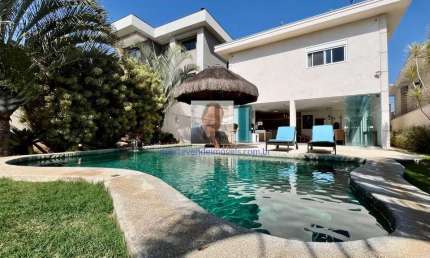 Casa no Cond. Reserva Santa Maria - Moderna e integrada, com 4dorm/2suítes,