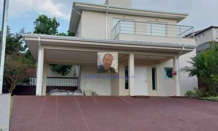 Vende-se Imóvel 4 suítes, no Res. Santa Maria, km 28 RT. 