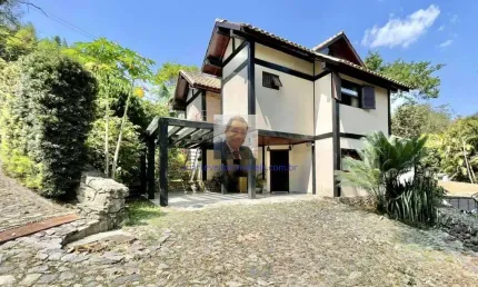 Casa em condomínio fechado com 3 quartos à venda na Chácara Santa Lúcia, Carapicuíba , 183 m2 por R$ 1.280.000