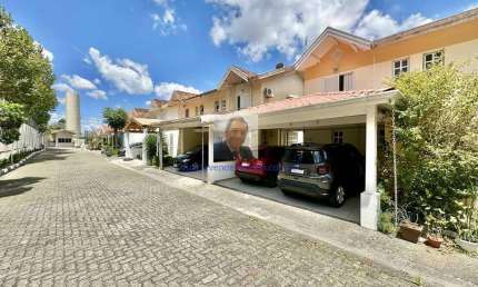 Vende-se Casa no Cond. Villagio di Lucca - 3d/1ste, impecável, lareira, chu