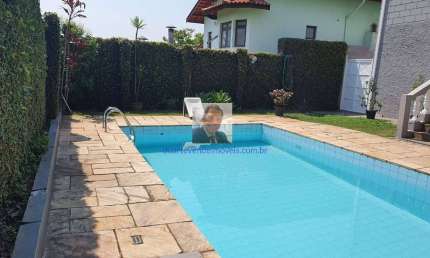 Aluga-se ou Vende-se Casa no Horizontal Park - 3 suítes, piscina!