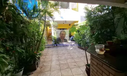 Vende-se Casa 2 SUÍTES, Área Gourmet, no Bairro Rainha, Centro de Itapevi 