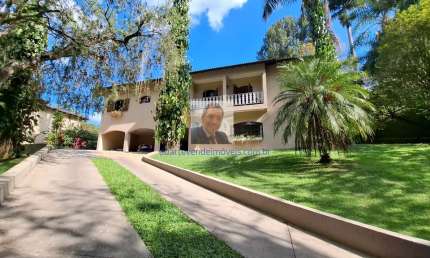 Vende-se Casa no Cond. Forest Hills – 5 dorm/3suítes, Área Gourmet, paisagi