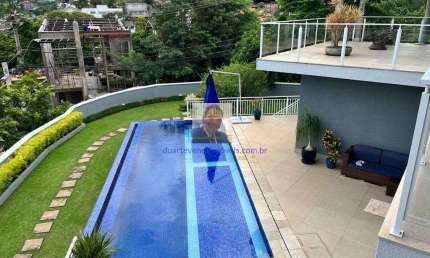 Vende-se Casa no Cond São Paulo II - Nova, moderna, vista p/ o campo de gol