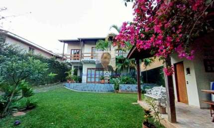 Vende-se Casa no Cond. Nova Higienópolis - 4 dorms / 1 ste + edícula, vista