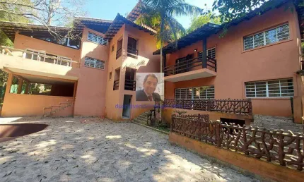 VENDE-SE CASA 5 SUÍTES, CONDOMINIO VILA VERDE A 3KM R. TAVARES.