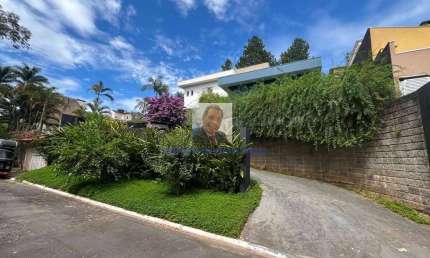 Vende-se Casa no Cond. Nova Higienópolis - 3 suítes, escritório, gourmet e
