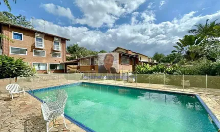 Aluga-se ou Vende-se Casa no Cond. Parque Dom Henrique II (portão B) - 5 st