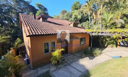 Vende-se Casa 3dorm/1 suíte, R$ 1.800.000,00 no Cond. Vila Verde, km 36 da