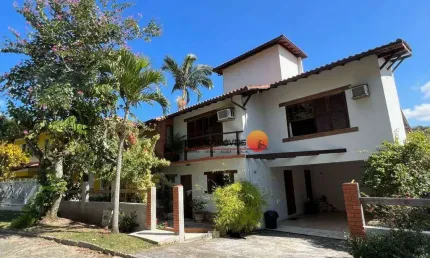 Casa com 4 quartos  à venda, 300 m² por R$ 1.300.000 - Pendotiba - Niterói/RJ