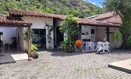 Casa com 4 dormitórios à venda, 240 m² por R$ 820.000,00 - Piratininga - Niterói/RJ