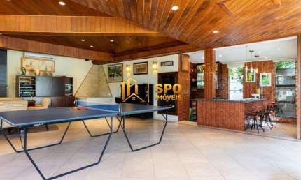Casa em condomínio para venda e locação com 5 quartos, 953m²