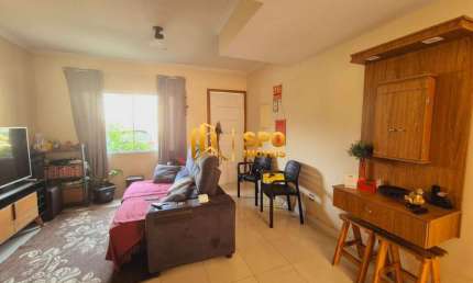 Sobrado a venda no Condomínio Residencial Saint Germain, com 3 suítes e 4 banheiros