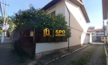 Casa à venda em ótima rua do Brooklin com 3 dormitórios, 2 vagas e quintal
