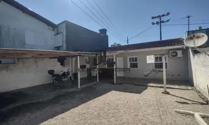 Casa com loja comercial - jardim cidade florianópolis - são josé