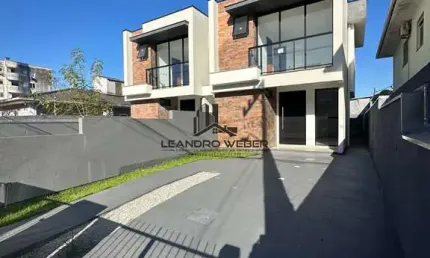 Casa com 3 quartos à venda na Rua Hamilton Ferreira, 250, Areias, São José