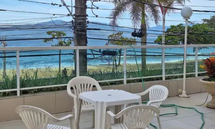 Lindo apartamento reformado de 2 dormitórios orla da praia martim de sá - caraguatatuba/sp