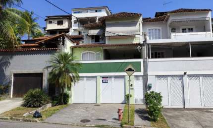 Excelente casa duplex com 236m², 3 quartos, 2 vagas de garagem na Estrada do Uruçanga - Anil - Jacarepaguá RJ. EXCLUSIVIDADE!