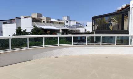 Cobertura linear com 180 m², 3 suítes e 3 vagas no Recreio dos bandeirantes - RJ.