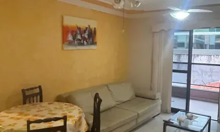 Apartamento à Venda no Centro de Cabo Frio, a 600m da Praia do Forte, com 78m², 2 Quartos (1 Suíte), 1 Vaga de Garagem.