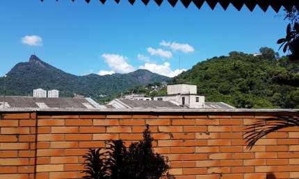 Cobertura Linear 360º cinematográfica em Laranjeiras 421m², com 4 quartos sendo 2 suítes e 3 vagas de garagem