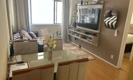 Apartamento à venda em Copacabana, com 56m², 1 suíte e dependência completa