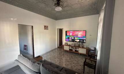 Casa linear à venda com 2 quartos, dependência completa e 3 vagas de garagem, 100m² em Irajá - ACEITA FINANCIAMENTO!