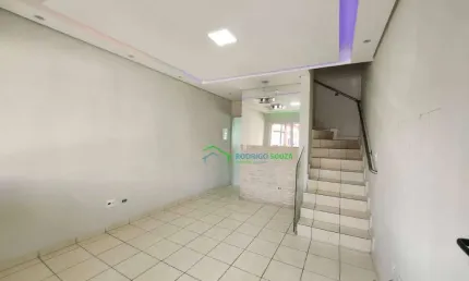 Casa em condomínio - dois dormitórios e quintal - Carapicuíba -SP.